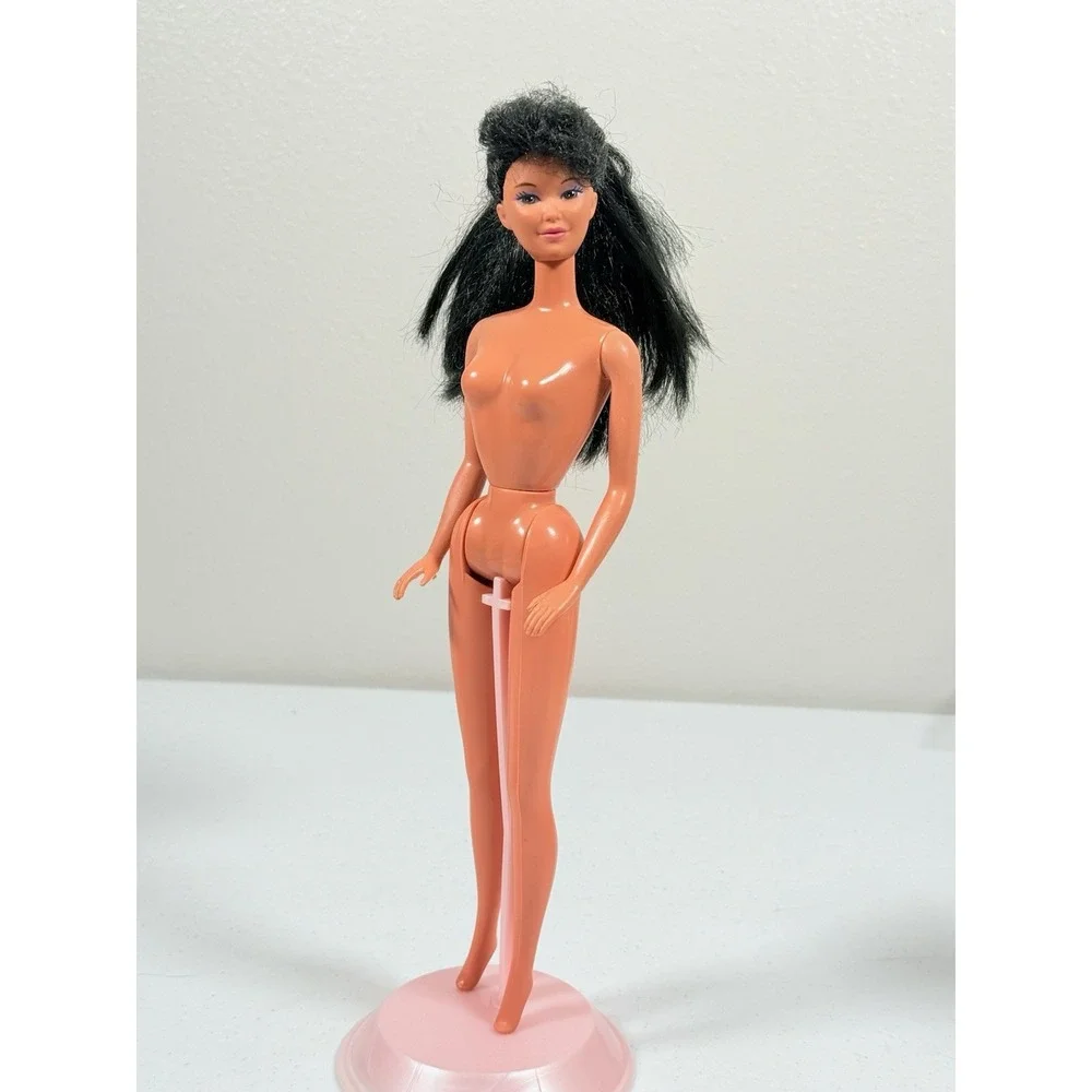 Vtg Mattel Barbie Asian Tan Skin Black Hair Superstar 1980 Kira Malaysia Miko